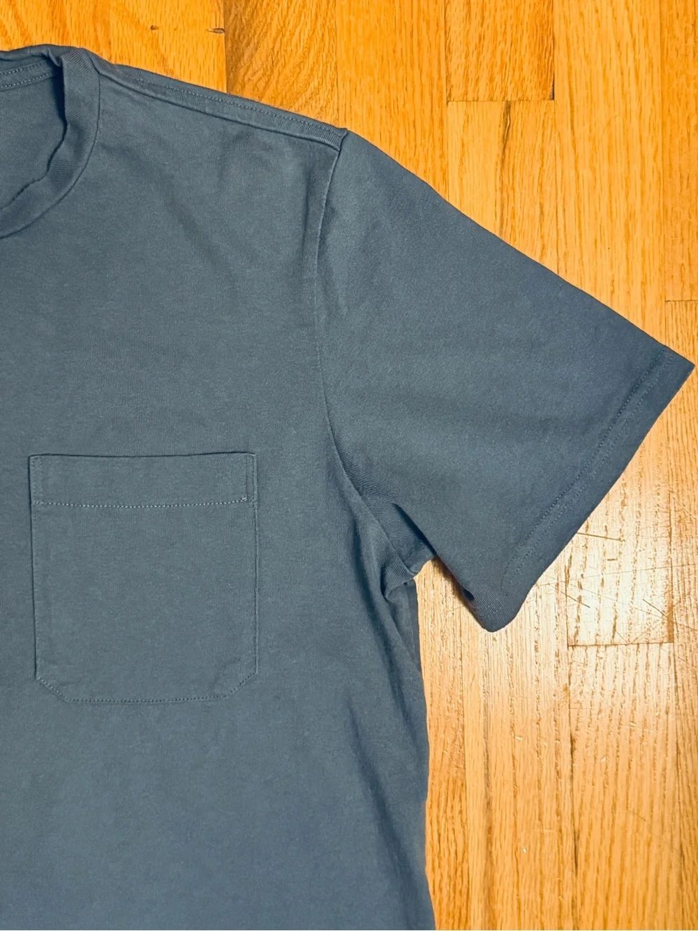 Everlane Mens Medium The Premium-Weight Pocket Tee in Slate Blue Uniform - Picture 4 of 6